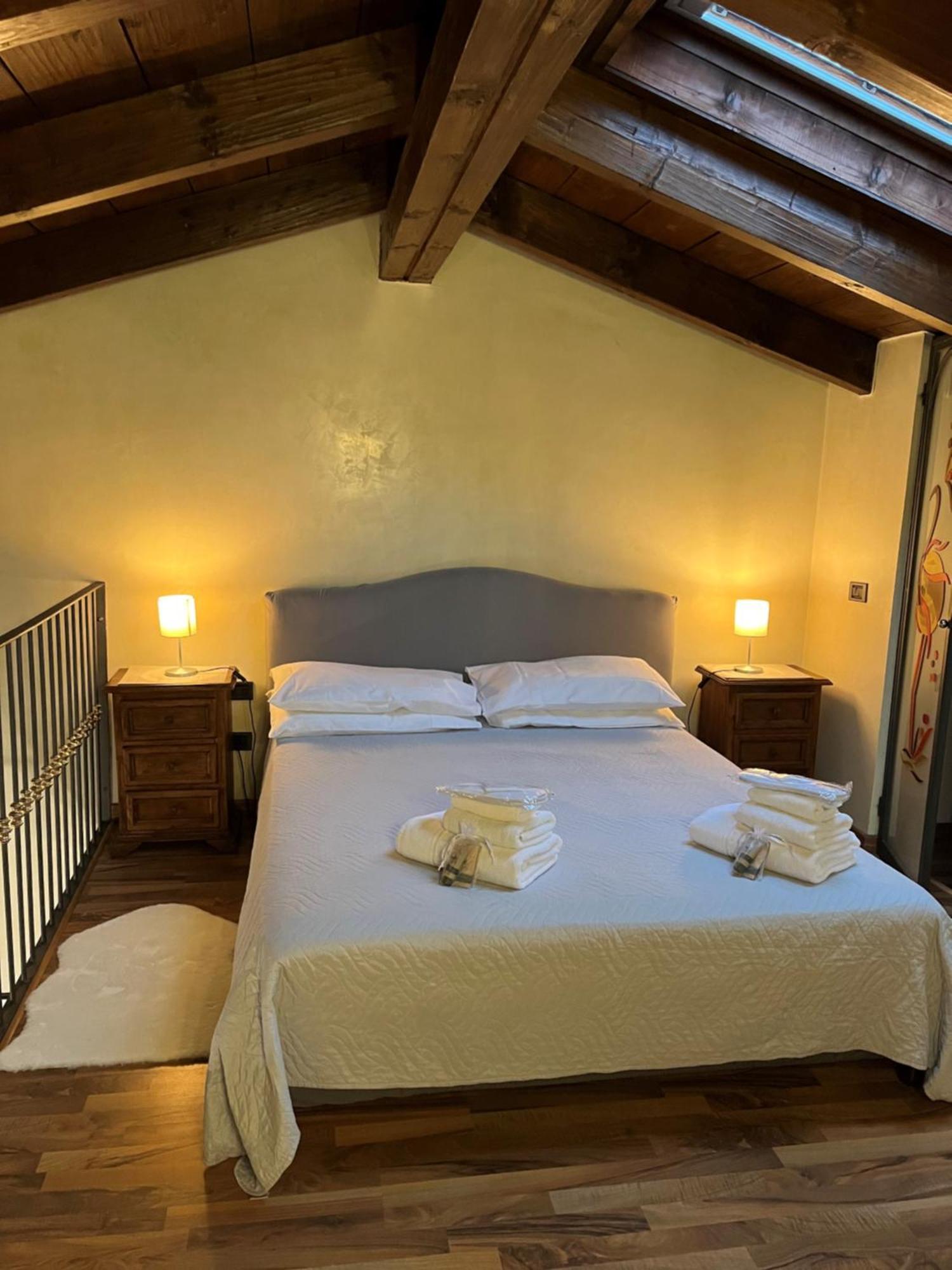 Bilocale Dafne Abbadesse Guest House Милано Екстериор снимка
